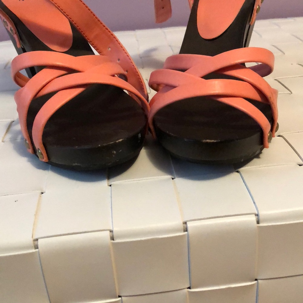 Heels - Picture 4 of 4